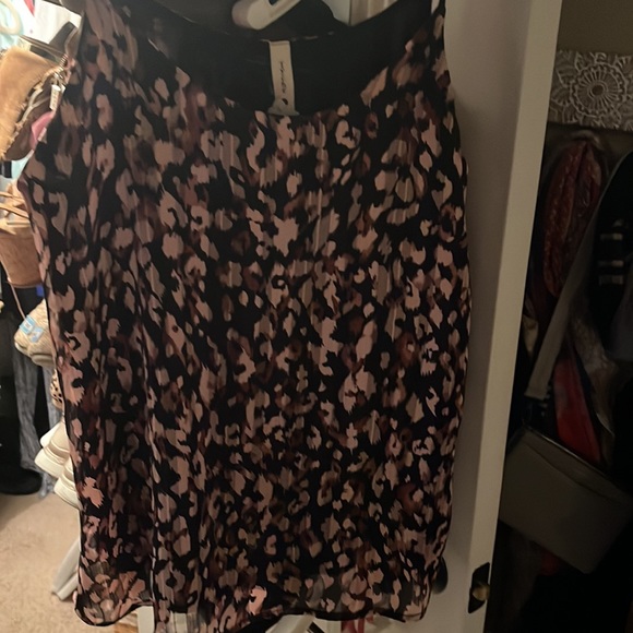 New never worn. Pink and black print beautiful top with adjustable straps - Picture 5 of 6